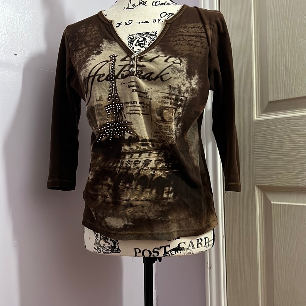 Brown tee